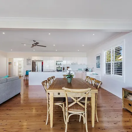 Luxury On Dutchmans Beach Nelson Bay Exterior photo